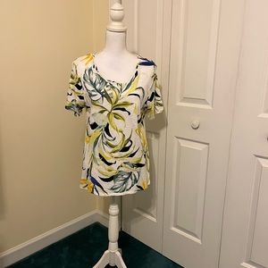 Chico’s Size 1 Floral or greenery Top